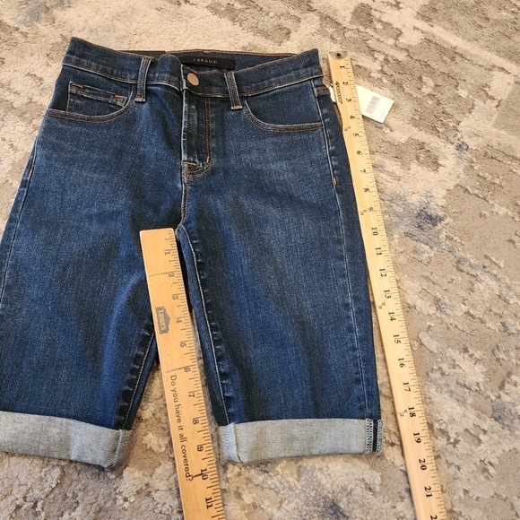 NWT J Brand 811 Stretch Denim Bermuda Shorts. Size 25. - Picture 6 of 16